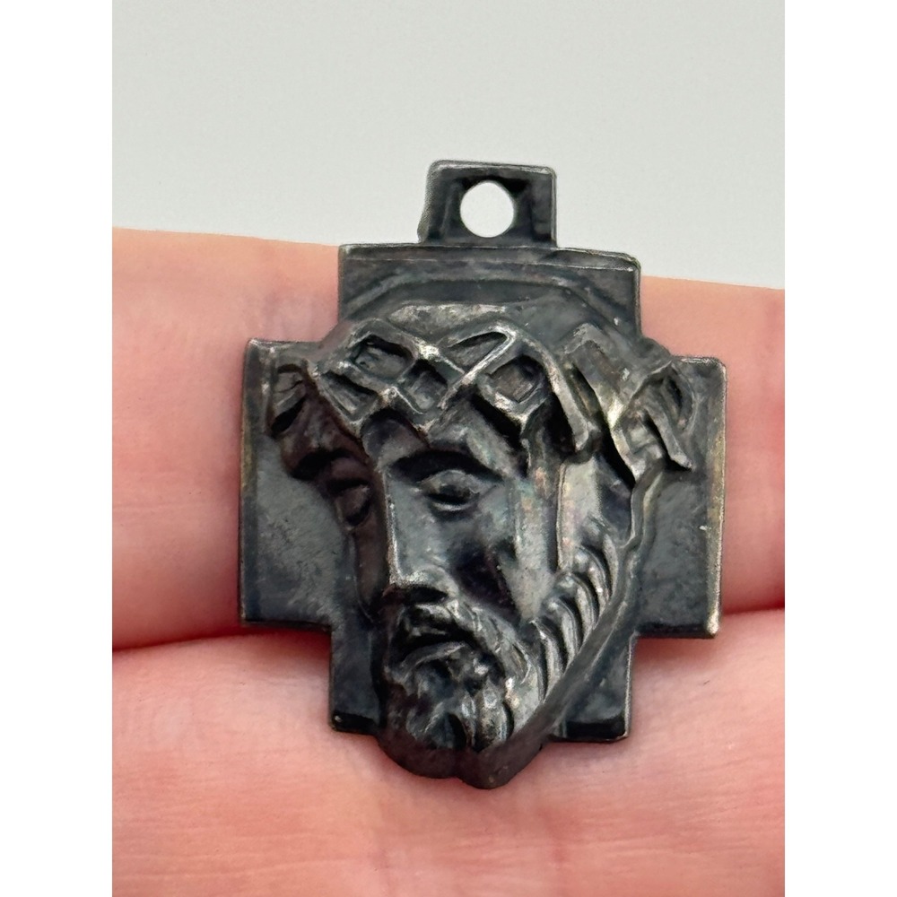 Vintage Chapel Signed Sterling Silver Jesus Christ Cross Medal‎